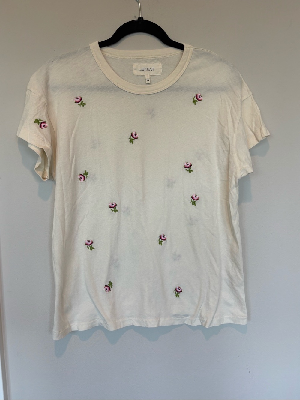 THE GREAT. Cream boxy Tee with Pink Rose Embroidery